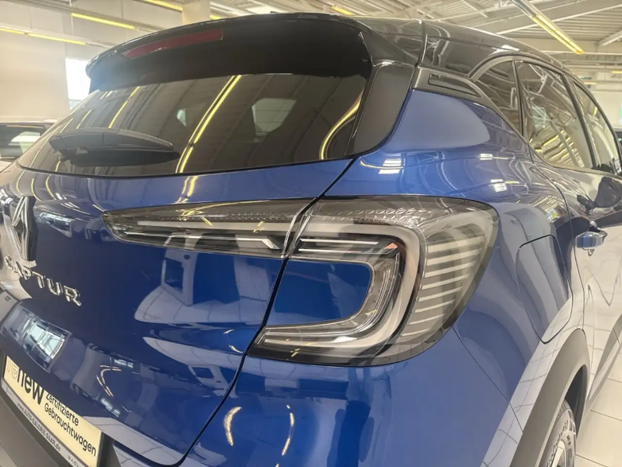 Renault Captur II Techno 1.0 TCe 90 NEUES MODELL mit Navi+KlimaD — Galería del vehículo 3