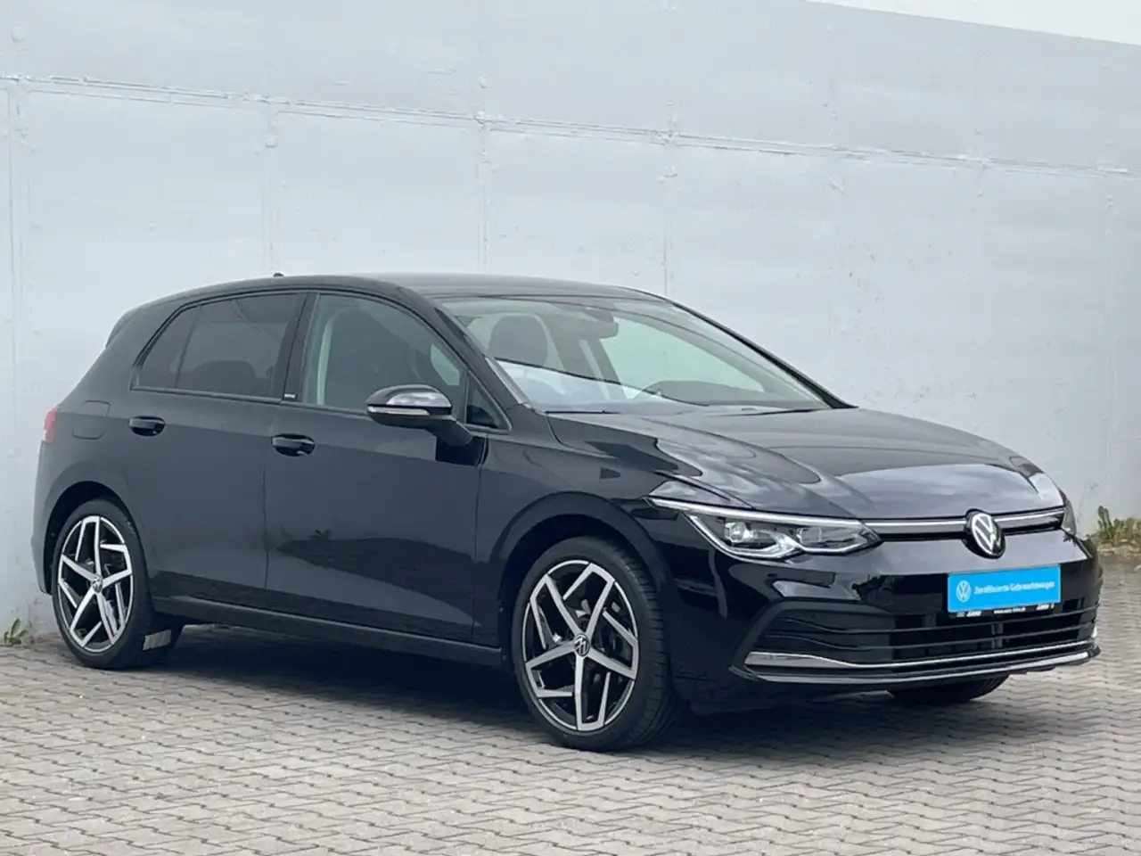 Volkswagen Golf VIII 1.5 TSI Move AHK/Kamera/LED Plus /Navi/Sitzhz — Vehicle gallery 2