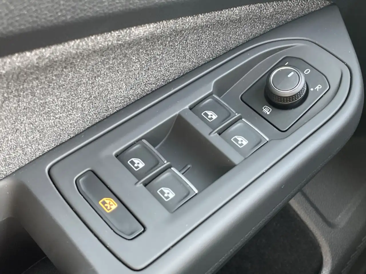 Volkswagen Golf VIII 1.5 TSI Move AHK/Kamera/LED Plus /Navi/Sitzhz — Vehicle gallery 30