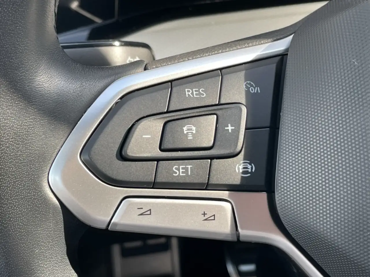 Volkswagen Golf VIII 1.5 TSI Move AHK/Kamera/LED Plus /Navi/Sitzhz — Vehicle gallery 12