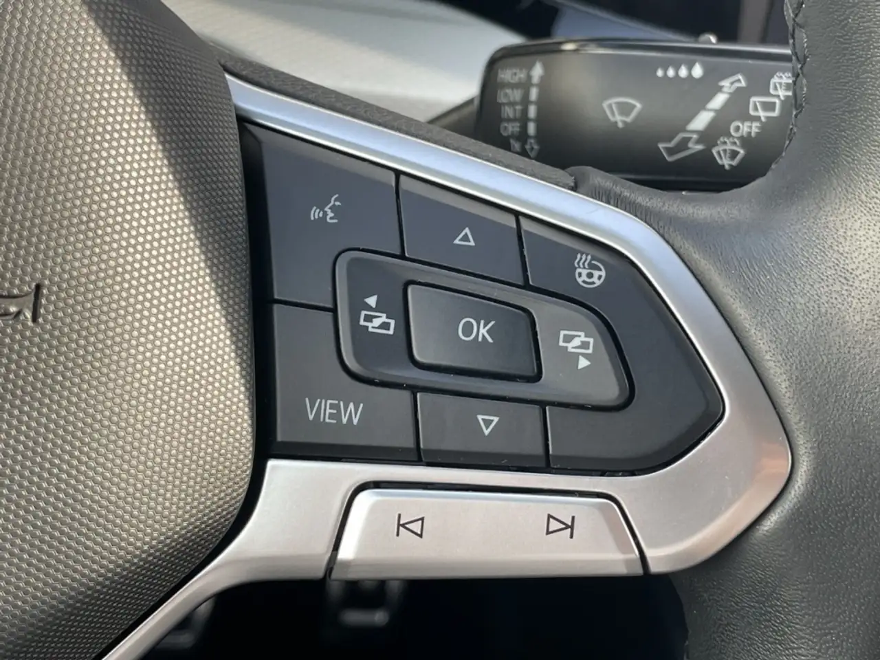 Volkswagen Golf VIII 1.5 TSI Move AHK/Kamera/LED Plus /Navi/Sitzhz — Vehicle gallery 14