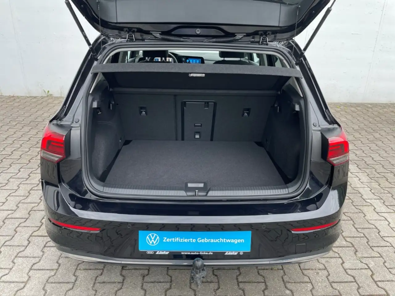 Volkswagen Golf VIII 1.5 TSI Move AHK/Kamera/LED Plus /Navi/Sitzhz — Vehicle gallery 27