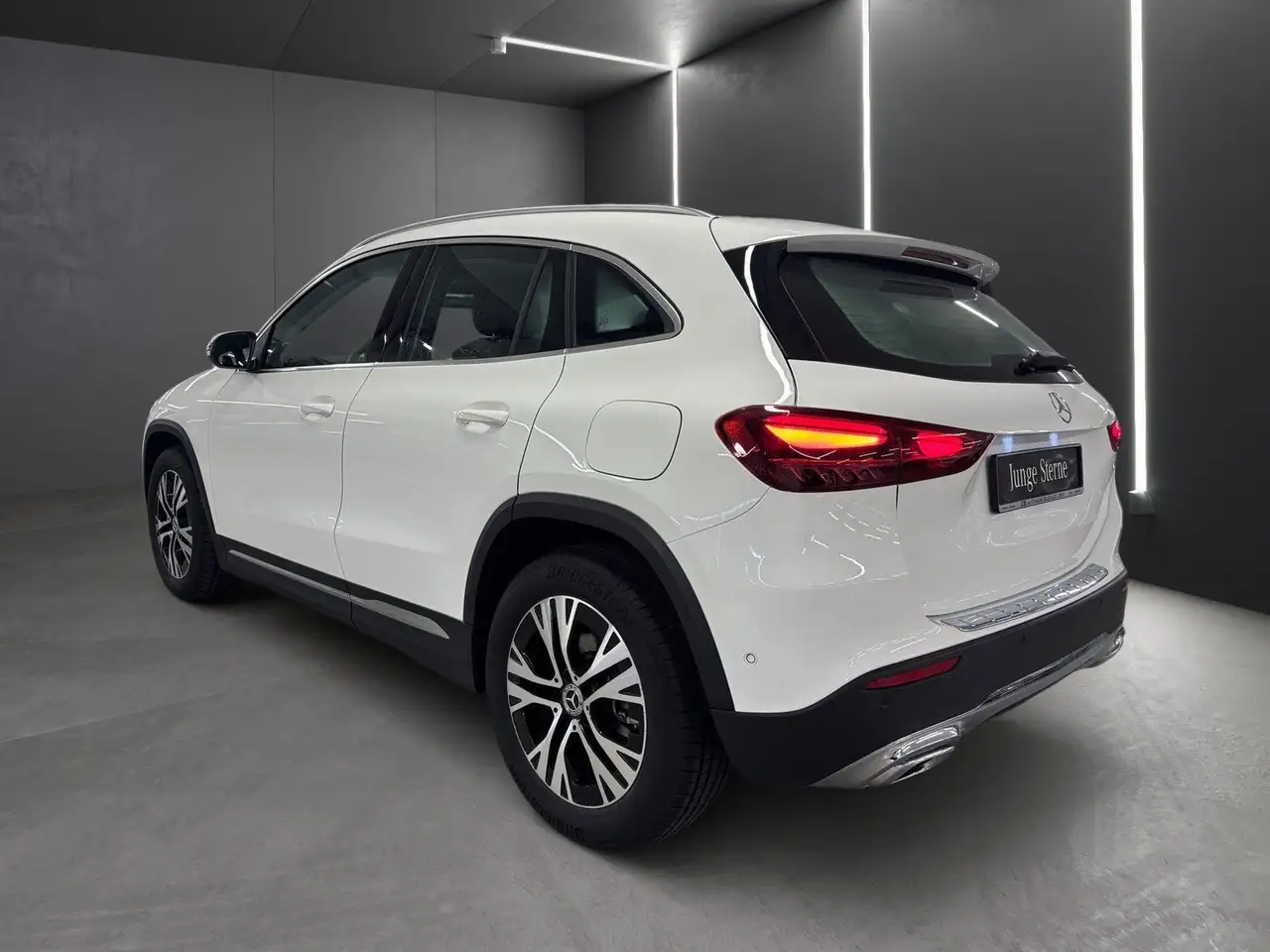 Mercedes-Benz GLA 200 Progressive*Pano*Distro*Totwink*LED*Kam* — Vehicle gallery 4