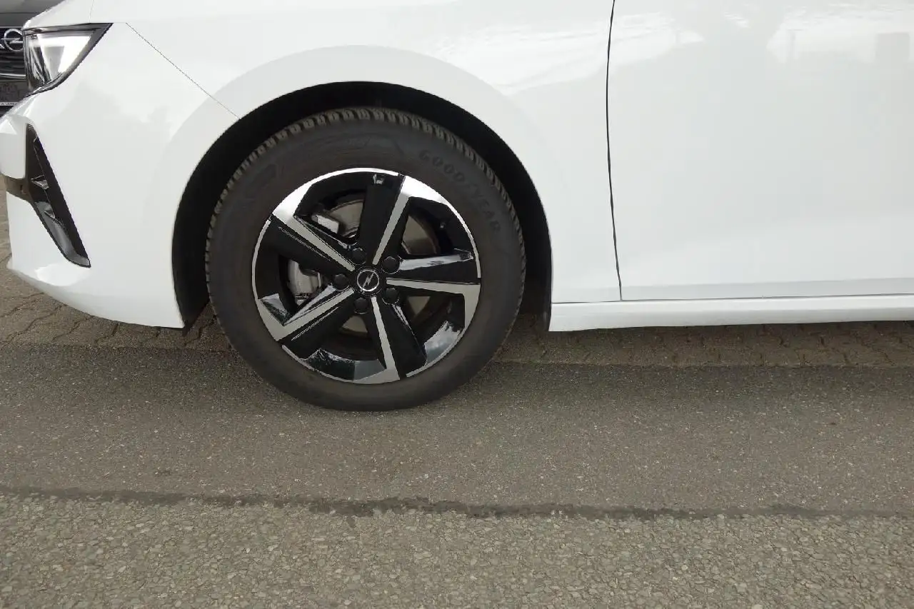 Opel Astra L Lim. 5-trg. GS — Galería del vehículo 8