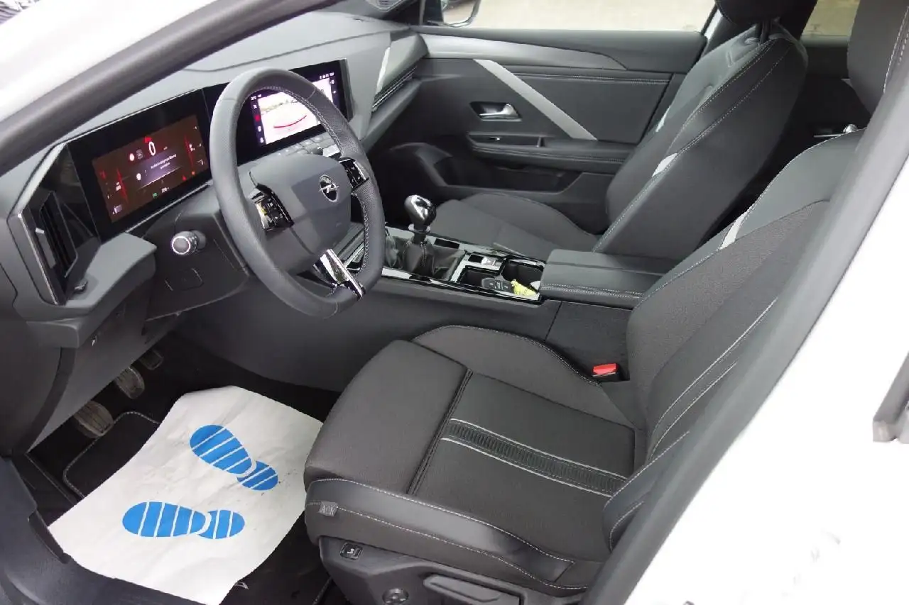 Opel Astra L Lim. 5-trg. GS — Galería del vehículo 9