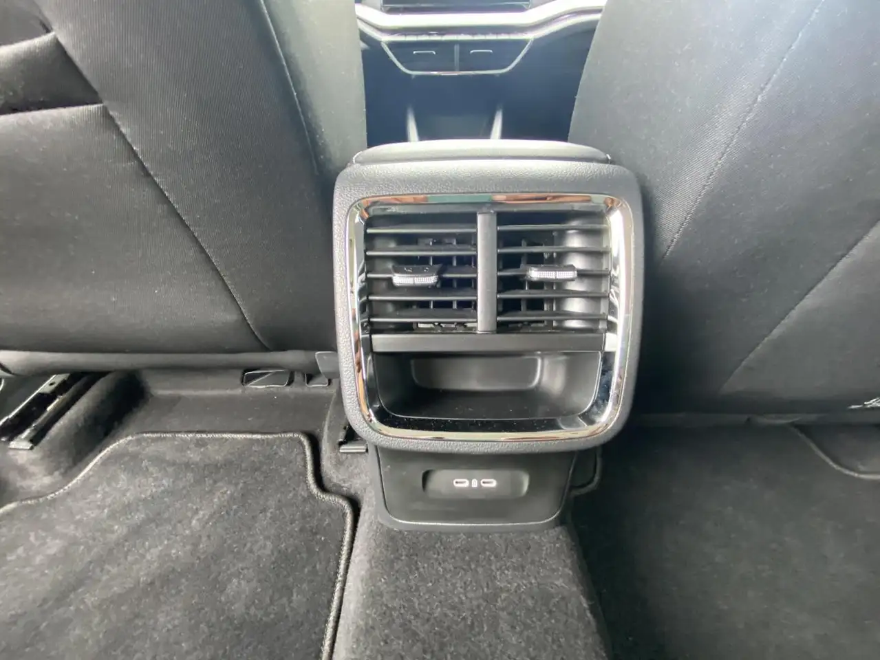Skoda Octavia Combi 1.5 TSI e-TEC DSG Style HEAD-UP+AH — Vehicle gallery 11