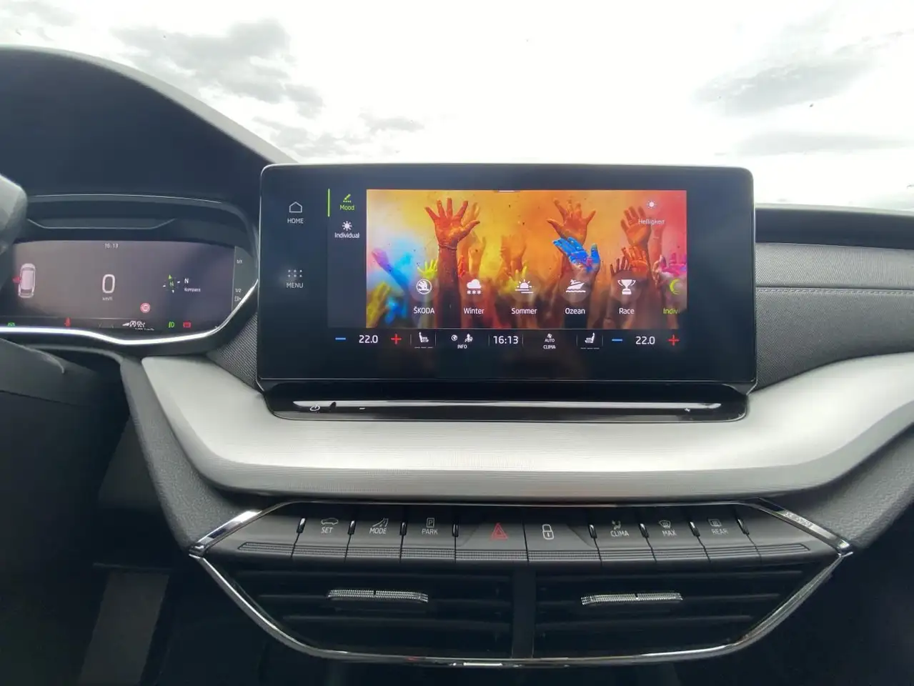 Skoda Octavia Combi 1.5 TSI e-TEC DSG Style HEAD-UP+AH — Vehicle gallery 16