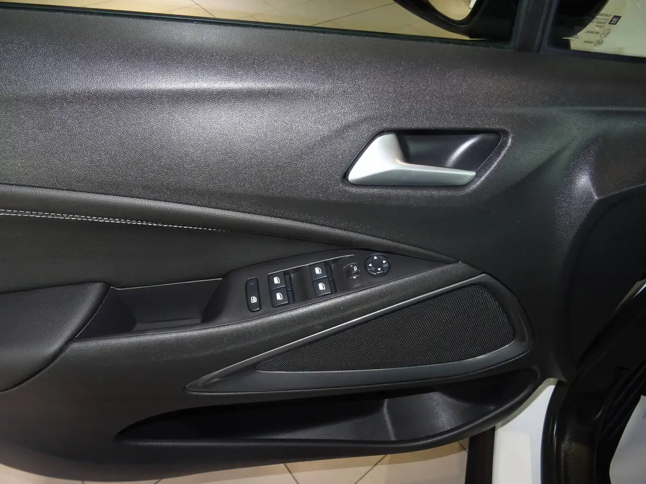 Opel Crossland X Elegance — Galerie du véhicule 12