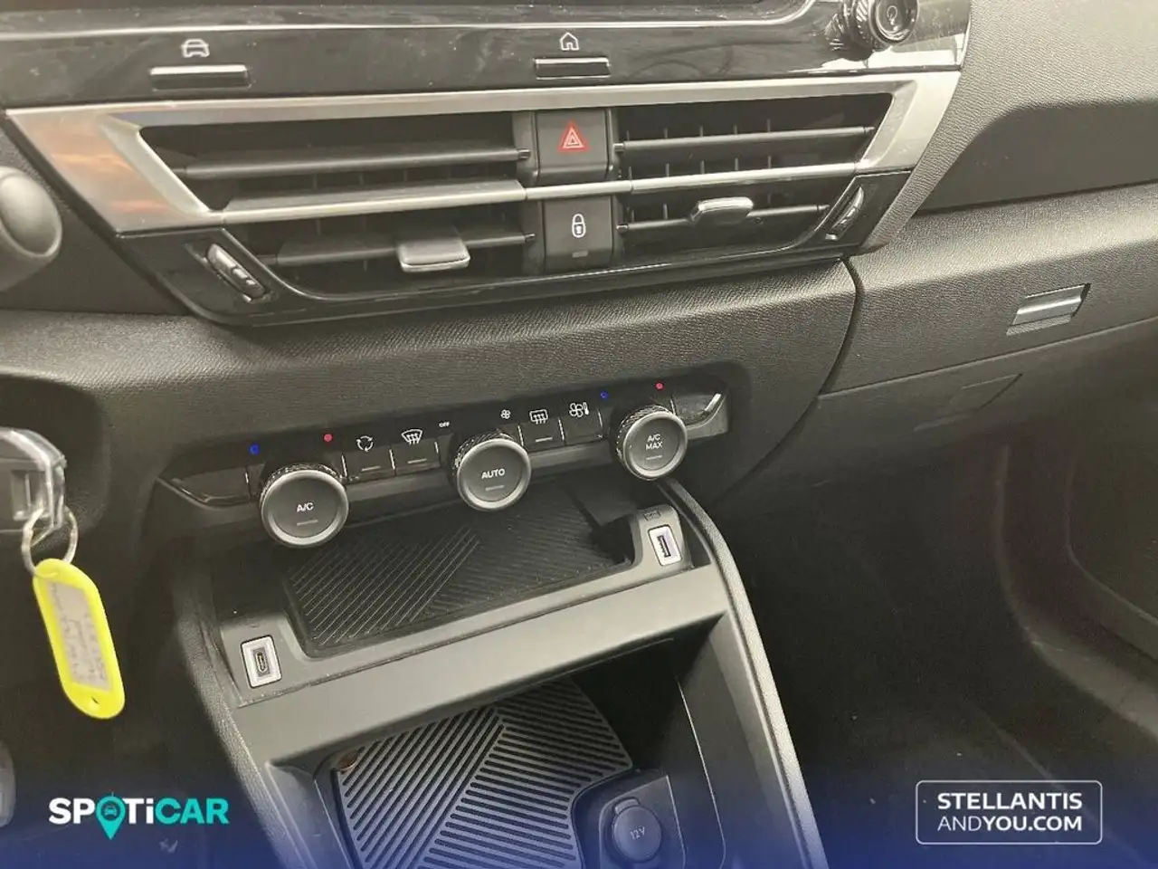 Citroen C4 ë- eléctrico 100kW 50kWh Feel Pack — Vehicle gallery 22