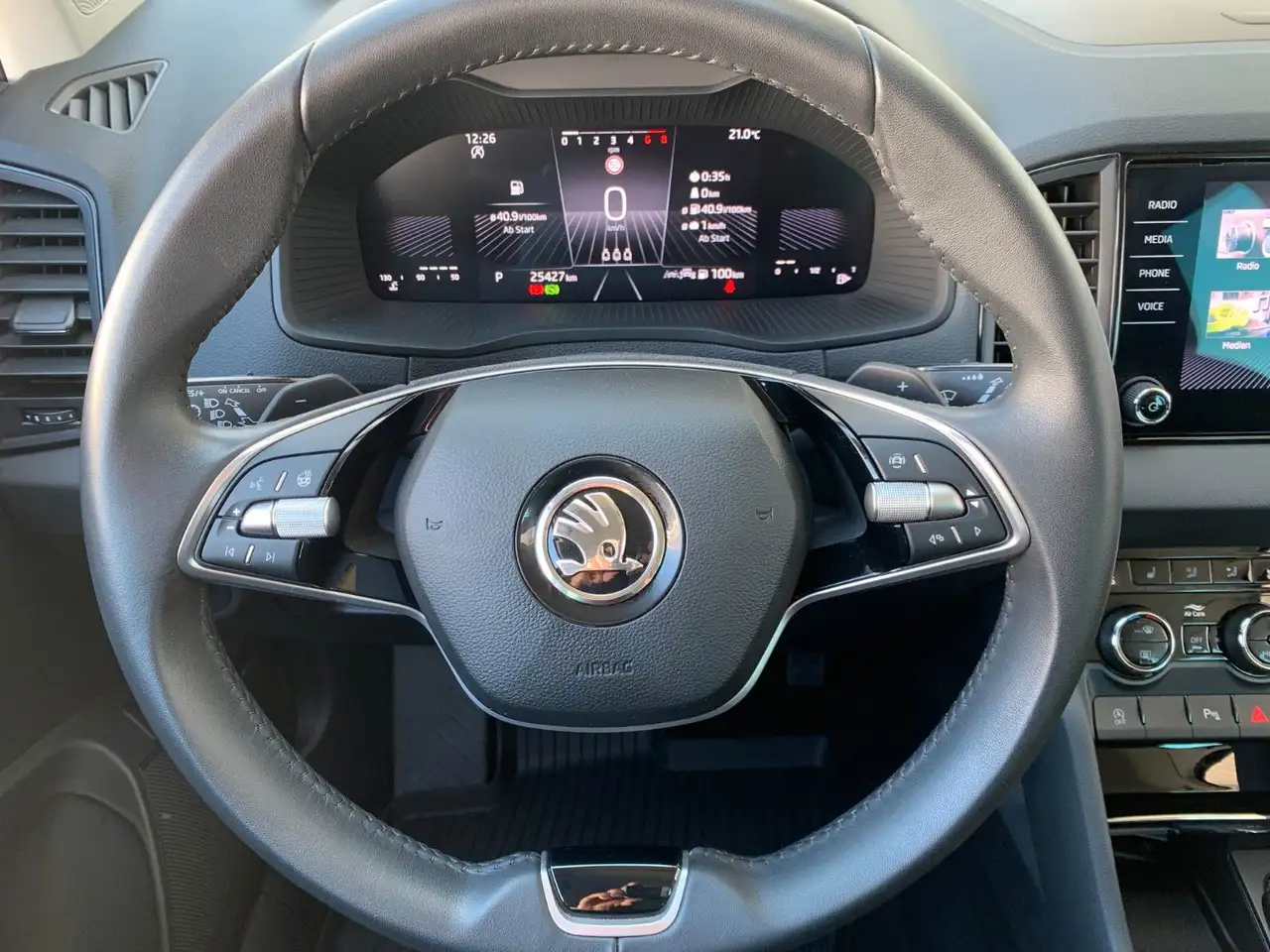 Skoda Karoq Selection 150PS AHK/E-Heckklappe/LRD/AppCo — Galerie du véhicule 12