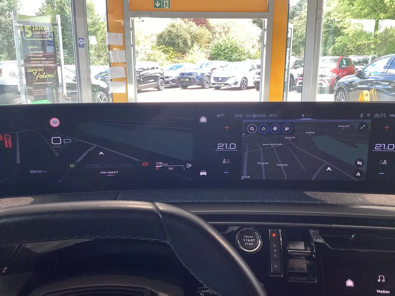 Peugeot 3008 1.2 Hybrid 136 ALLURE LED+Navi+NS+LM+ACC — Galerie du véhicule 14