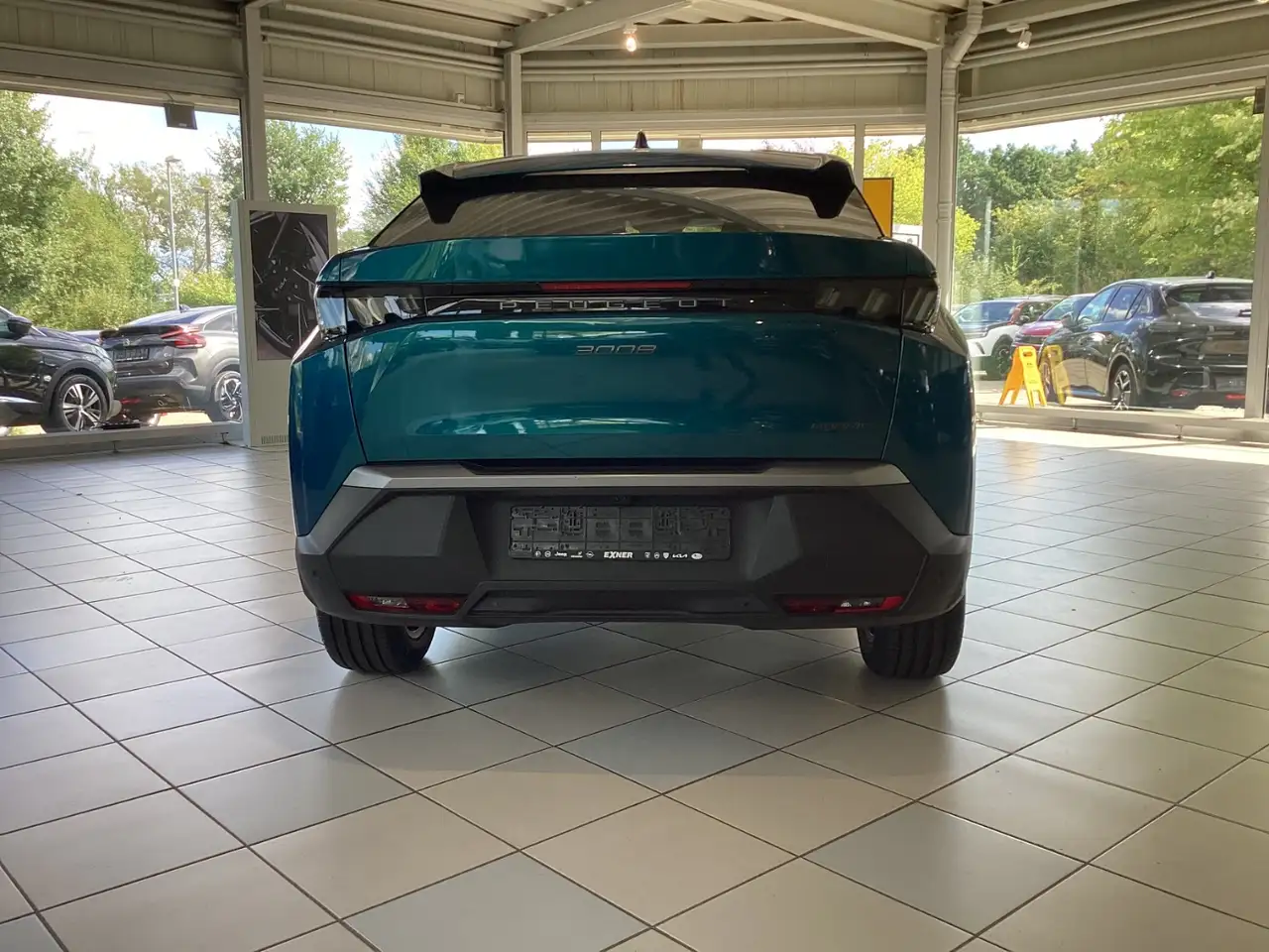 Peugeot 3008 1.2 Hybrid 136 ALLURE LED+Navi+NS+LM+ACC — Galerie du véhicule 9