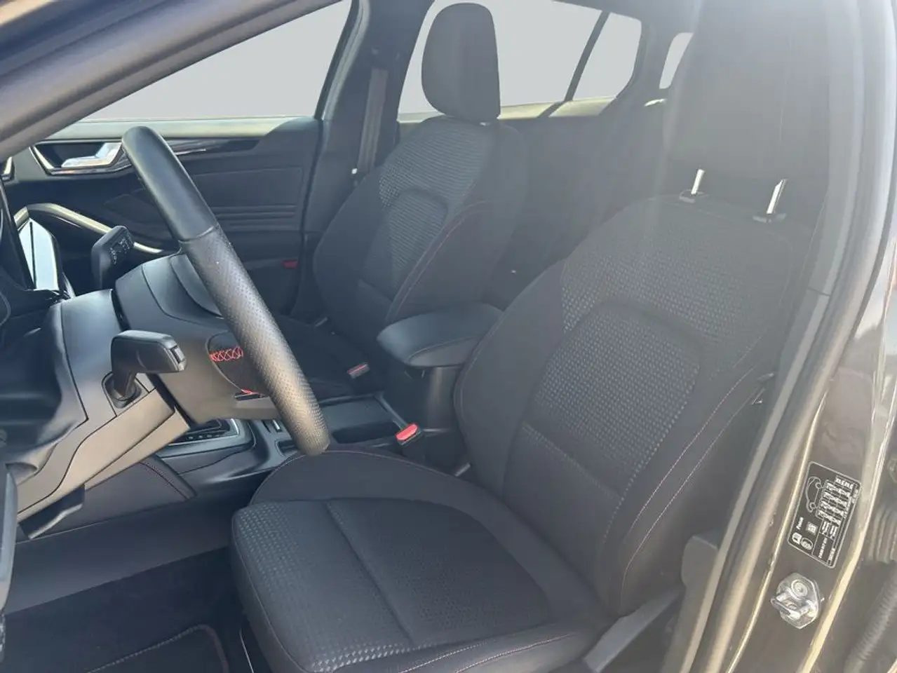 Ford Focus Turnier 1.0 EcoBoost Hybrid Aut. ST-LINE X — Galerie du véhicule 10