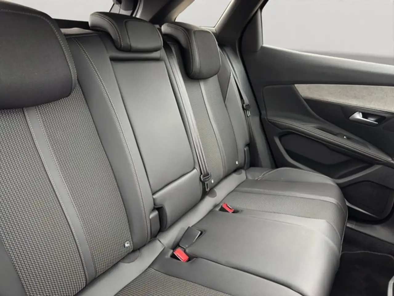 Peugeot 3008 GT +PANO+ACC+NAVI+LED+KAMERA+ — Galerie du véhicule 15