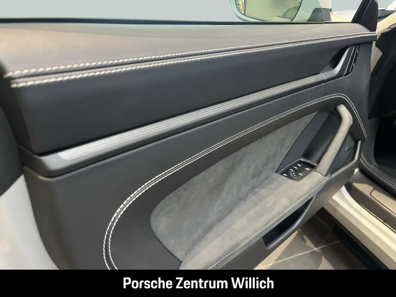 Porsche 992 911 Carrera GTS Cabriolet Sportabgas BOSE — معرض صور السيارة 14