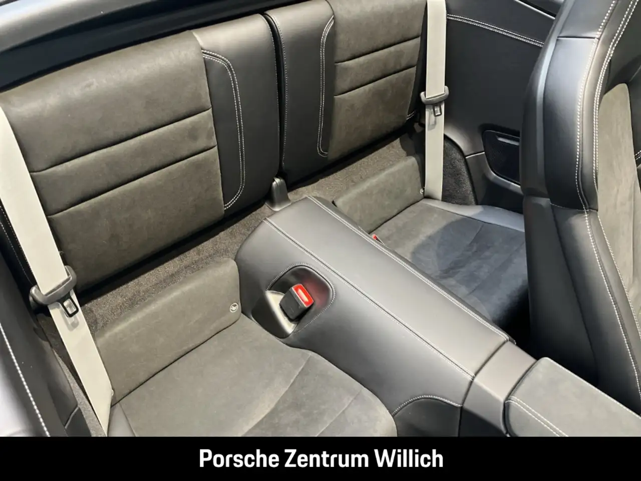 Porsche 992 911 Carrera GTS Cabriolet Sportabgas BOSE — معرض صور السيارة 18