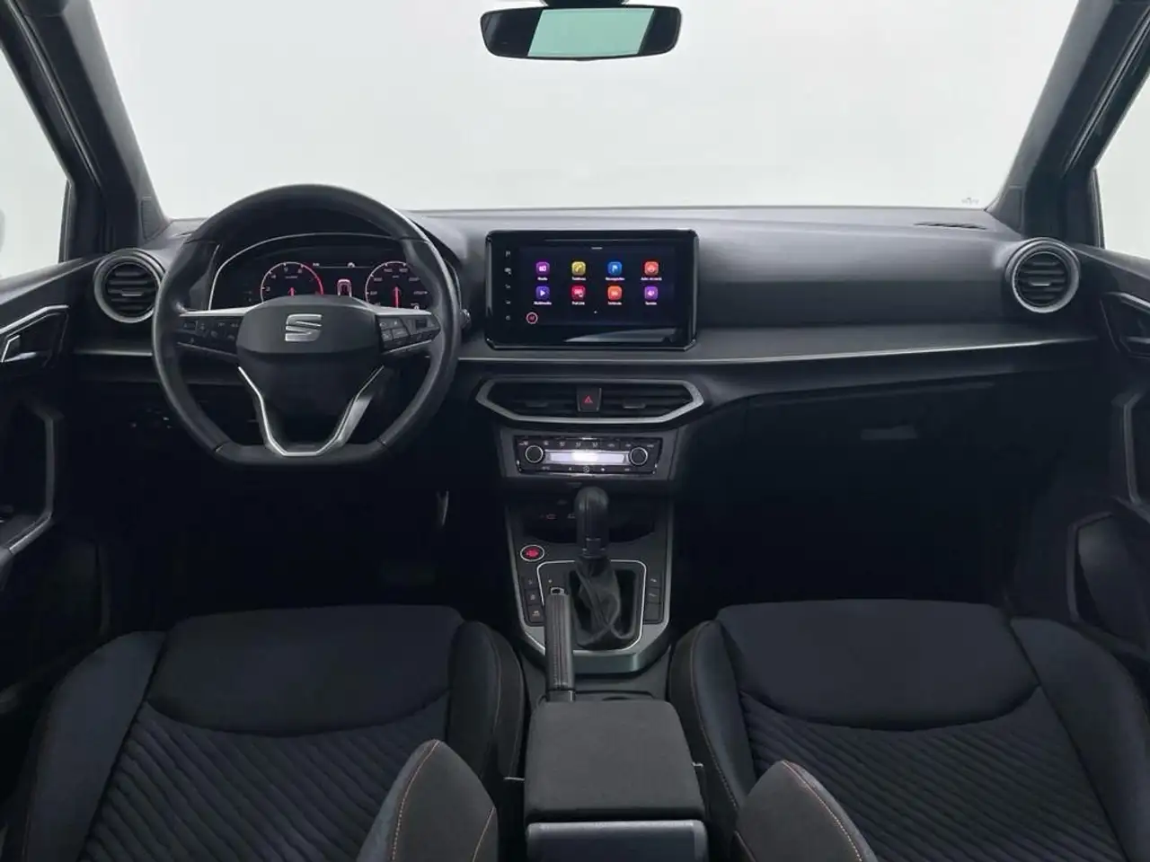SEAT Arona 1.0 TSI S&S FR DSG7 XM 115 — معرض صور السيارة 4