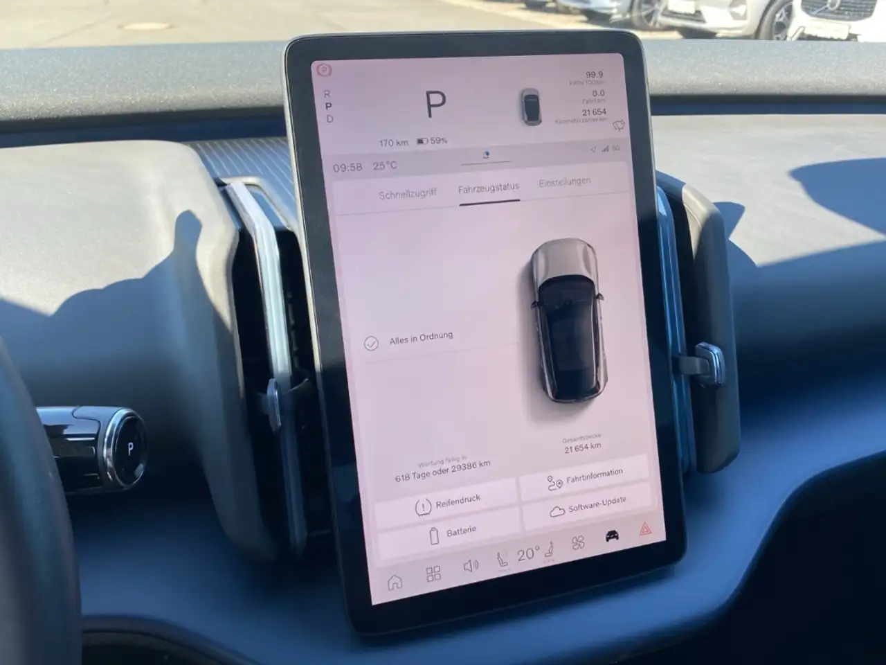 Volvo EX30 Plus 2WD Pure Electric/SitzHz/Keyless — معرض صور السيارة 28