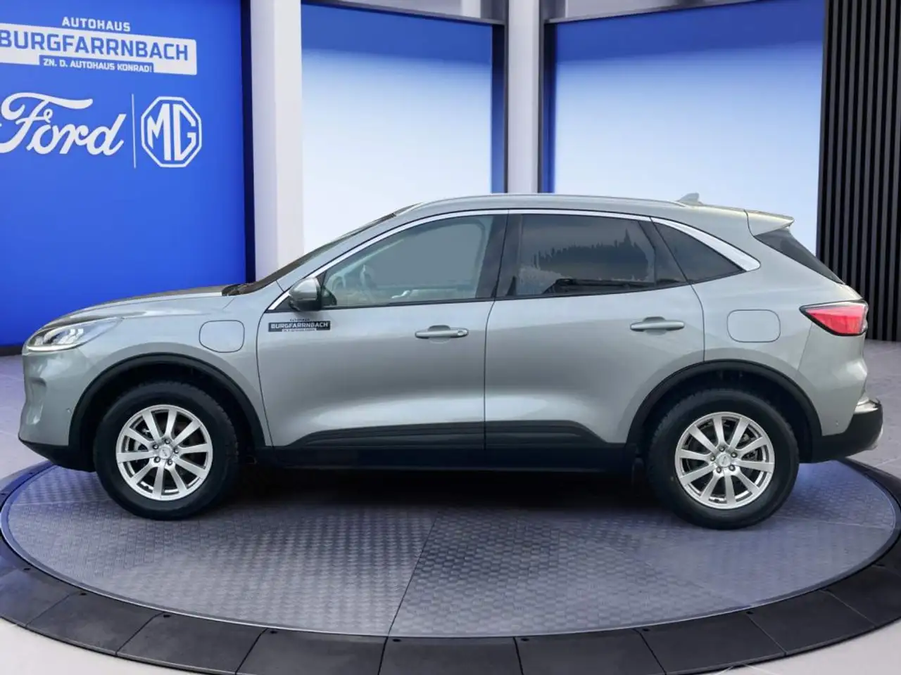 Ford Kuga 2.5 Duratec PHEV TITANIUM*iACC*RFK*KEYFREE*TWASSIS — معرض صور السيارة 3
