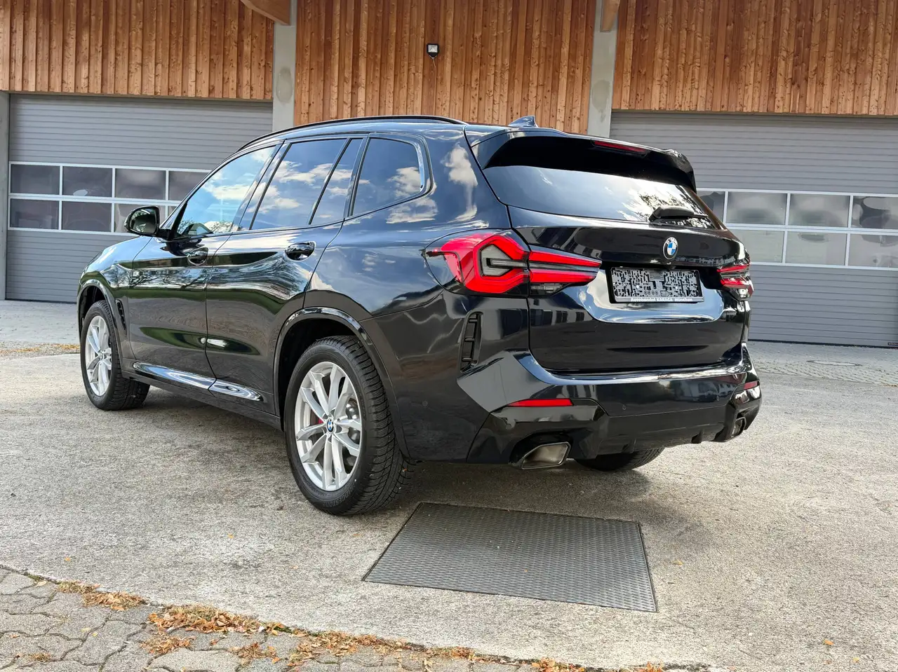 BMW X3 xDrive 30 i M Sport Pano AHK Laser VOLL — معرض صور السيارة 7