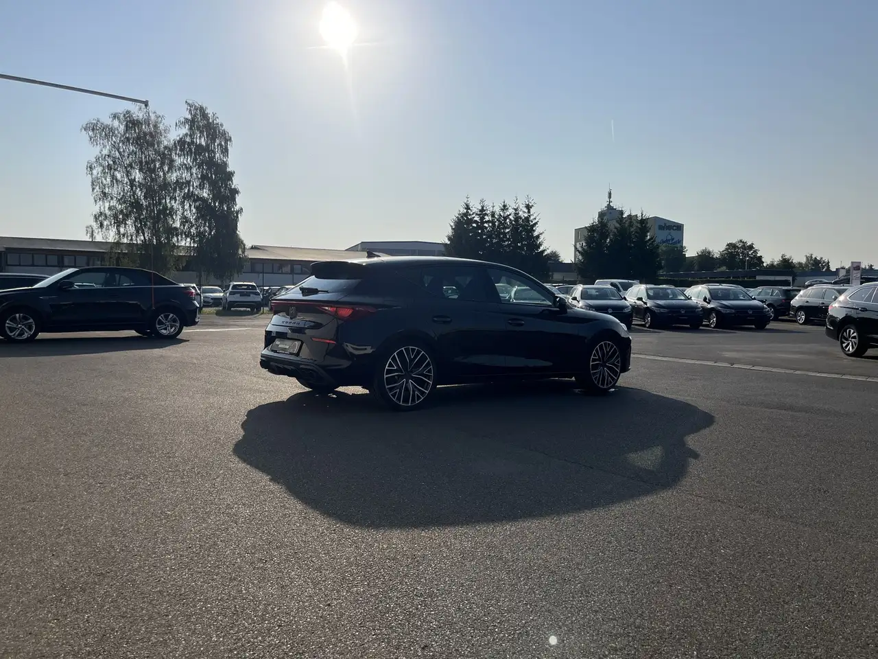 CUPRA Leon 2.0 TSI DSG VZ 179€ m.20% Anz. PANO Navi ACC LR- — معرض صور السيارة 7