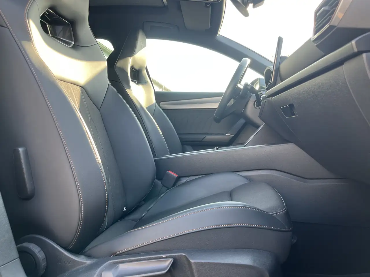 CUPRA Leon 2.0 TSI DSG VZ 179€ m.20% Anz. PANO Navi ACC LR- — معرض صور السيارة 15