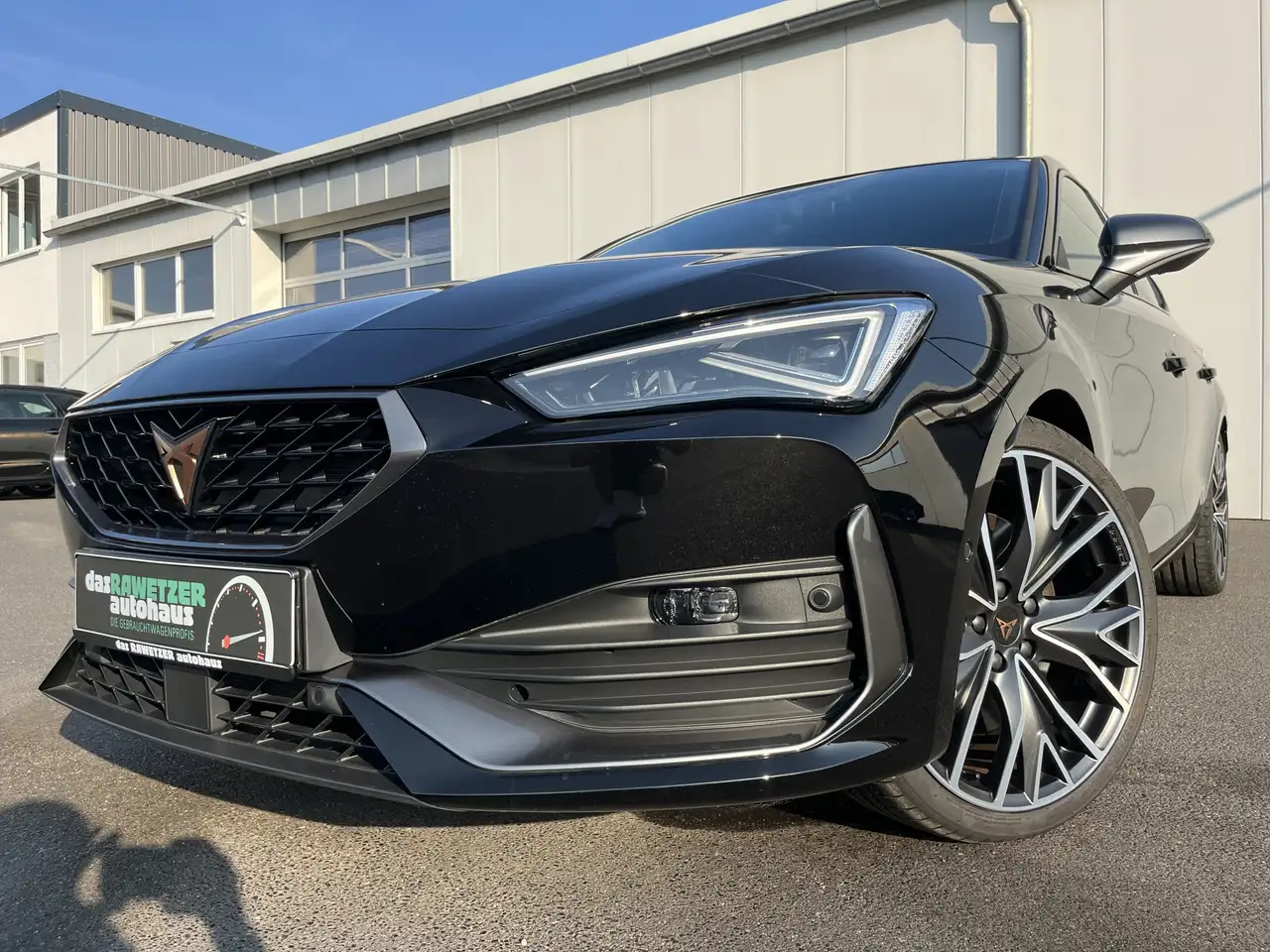 CUPRA Leon 2.0 TSI DSG VZ 179€ m.20% Anz. PANO Navi ACC LR- — Marktredwitz