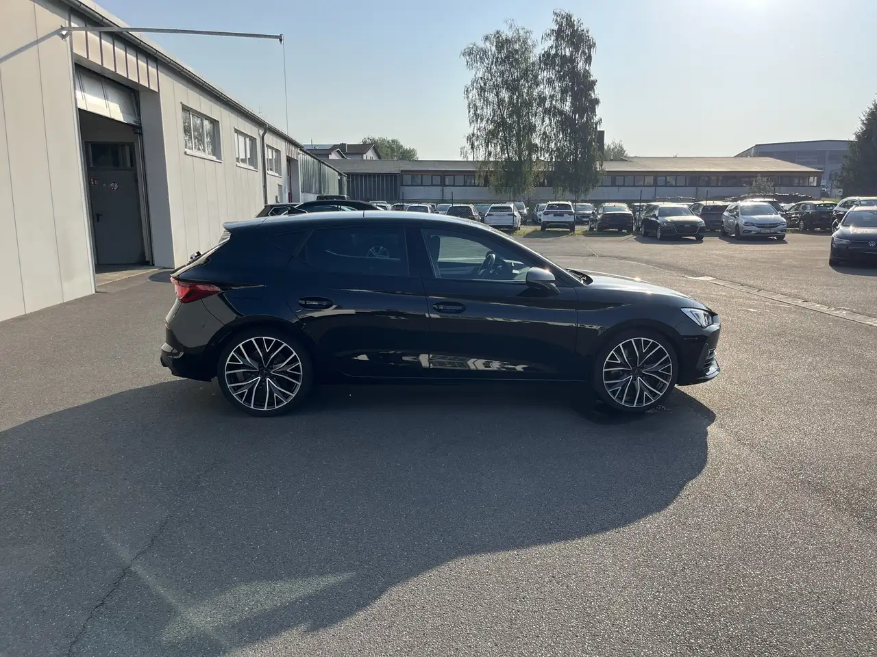 CUPRA Leon 2.0 TSI DSG VZ 179€ m.20% Anz. PANO Navi ACC LR- — معرض صور السيارة 6
