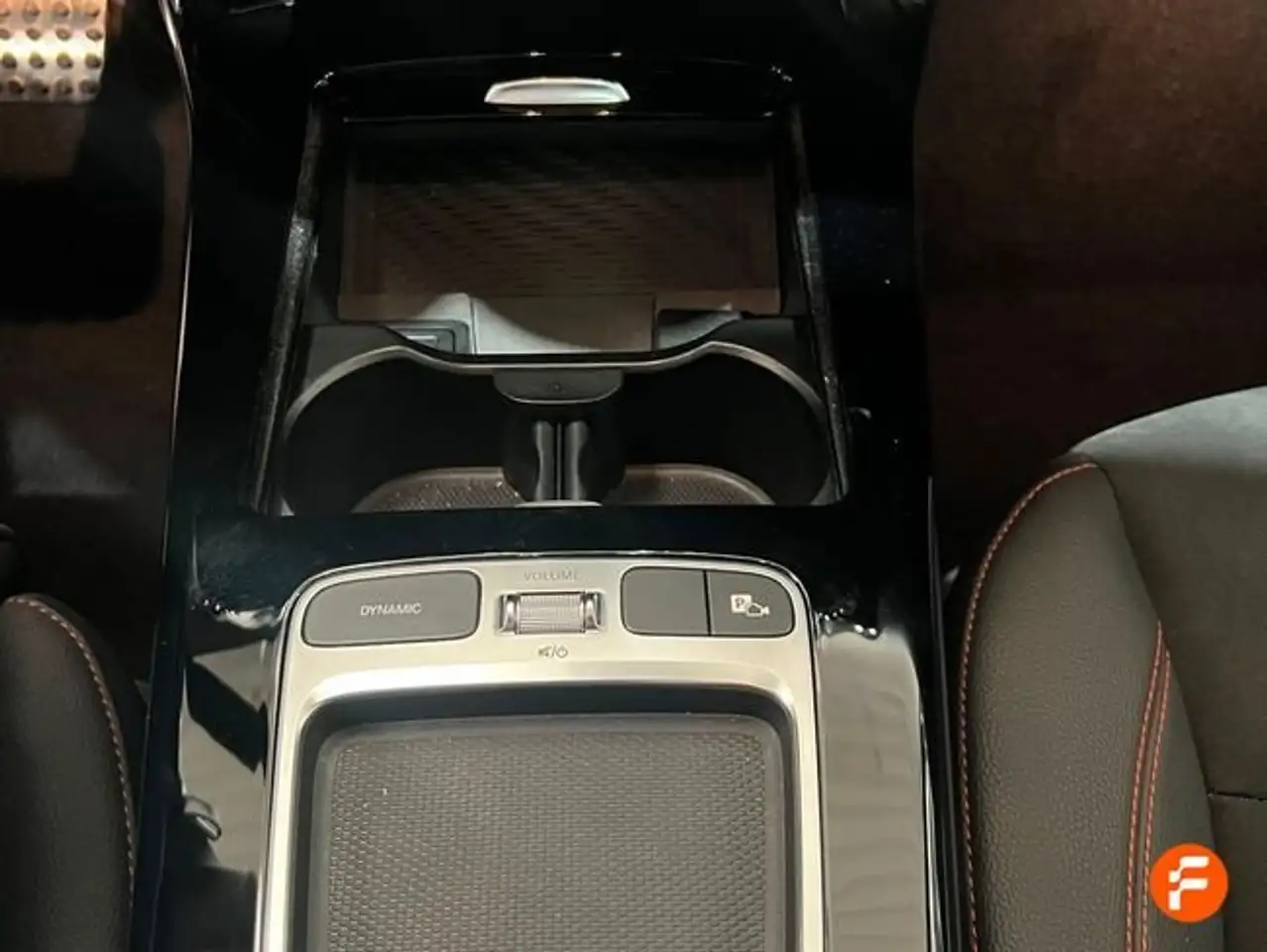 Mercedes-Benz CLA 200 — Galería del vehículo 24