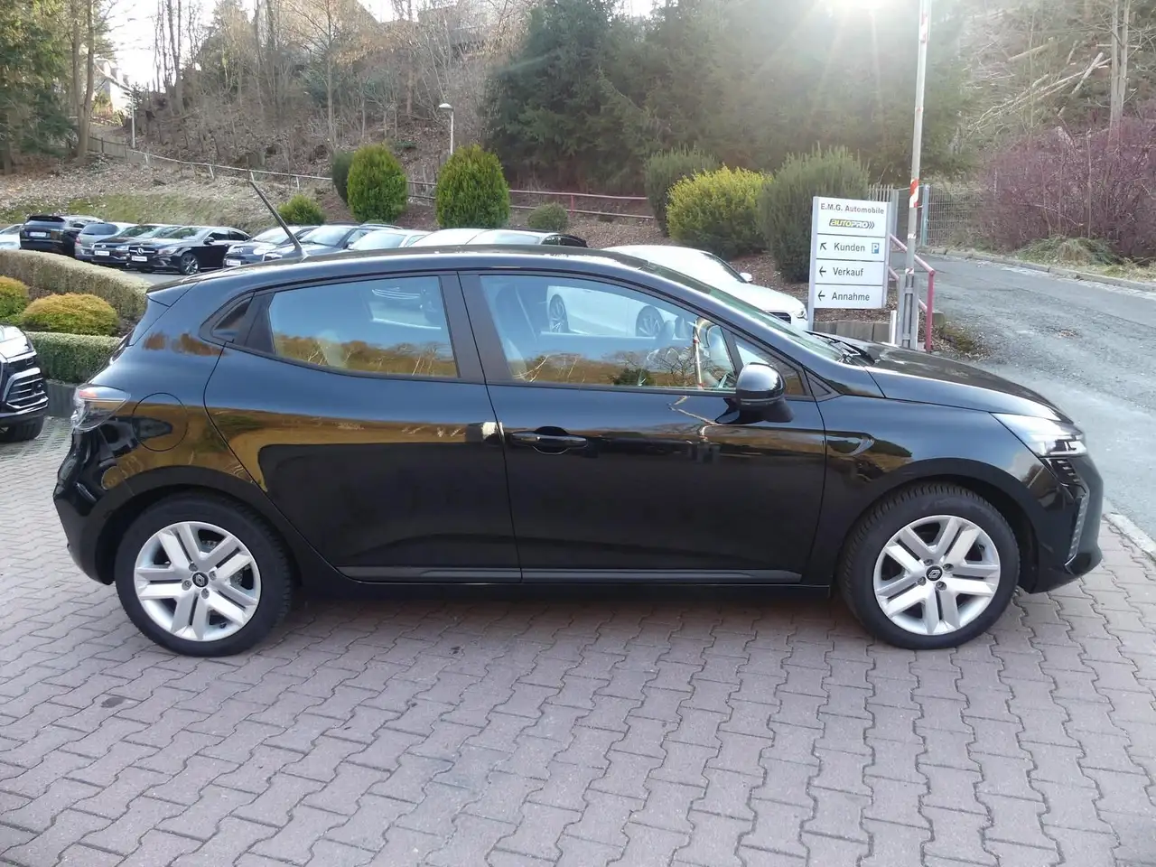 Renault Clio V*1.0 TCe*Automatik*Klima*SHZ*Navi*PDC*LED — Galería del vehículo 4