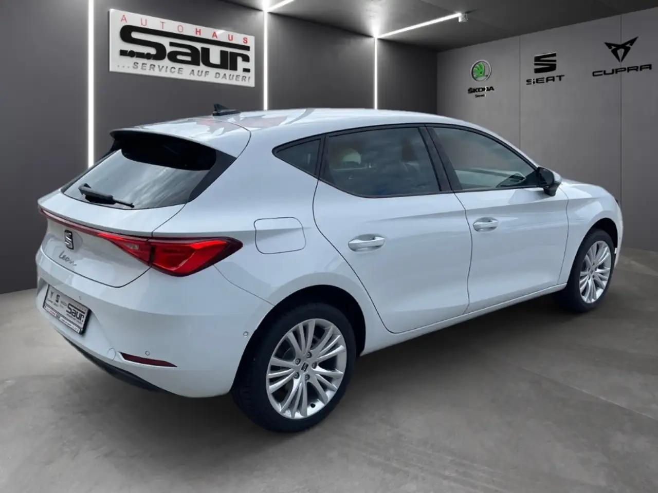 SEAT Leon Style Edition 1.5 eTSI DSG RÜCKFAHRKAMERA SHZ KLIM — Vehicle gallery 5