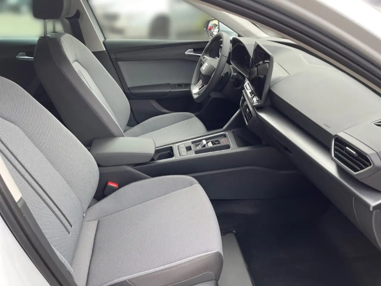 SEAT Leon Style Edition 1.5 eTSI DSG RÜCKFAHRKAMERA SHZ KLIM — Vehicle gallery 23
