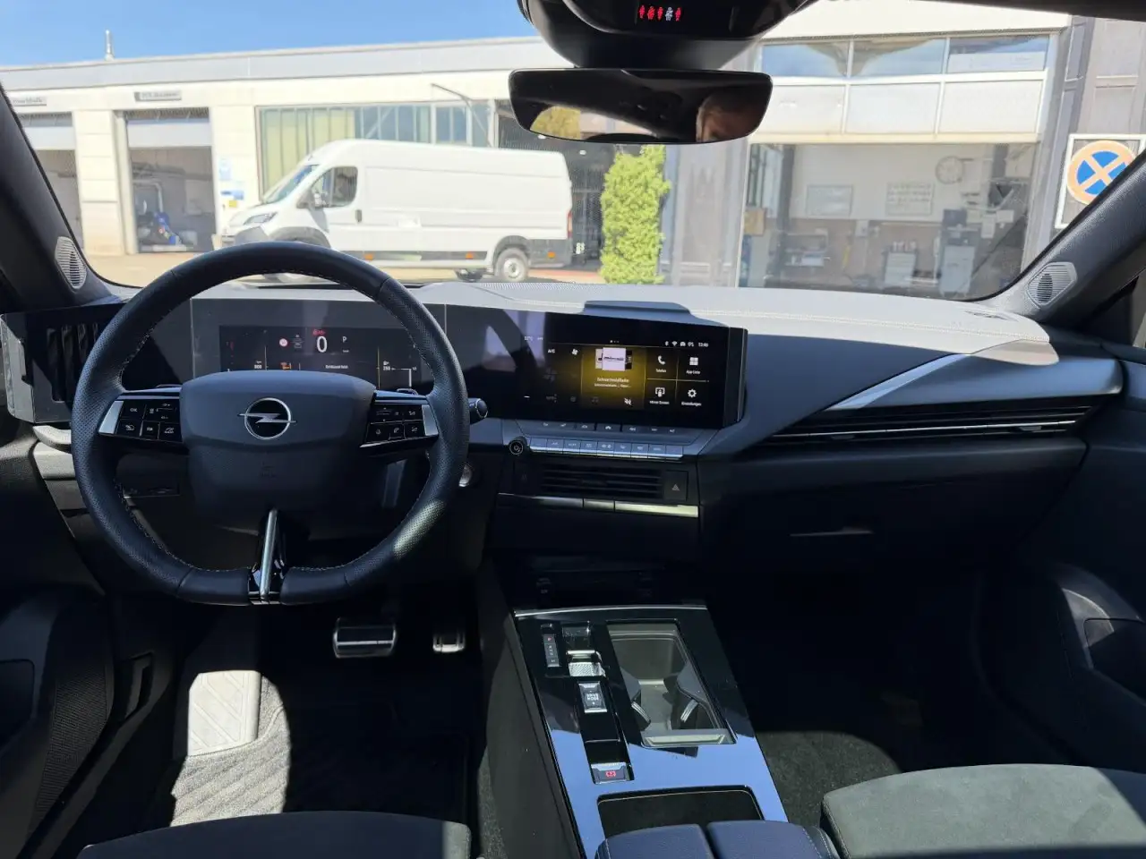 Opel Astra ST Ultimate 1,2 AT+NAV+PANO+SHZ+ACC+TWW Klima — معرض صور السيارة 23