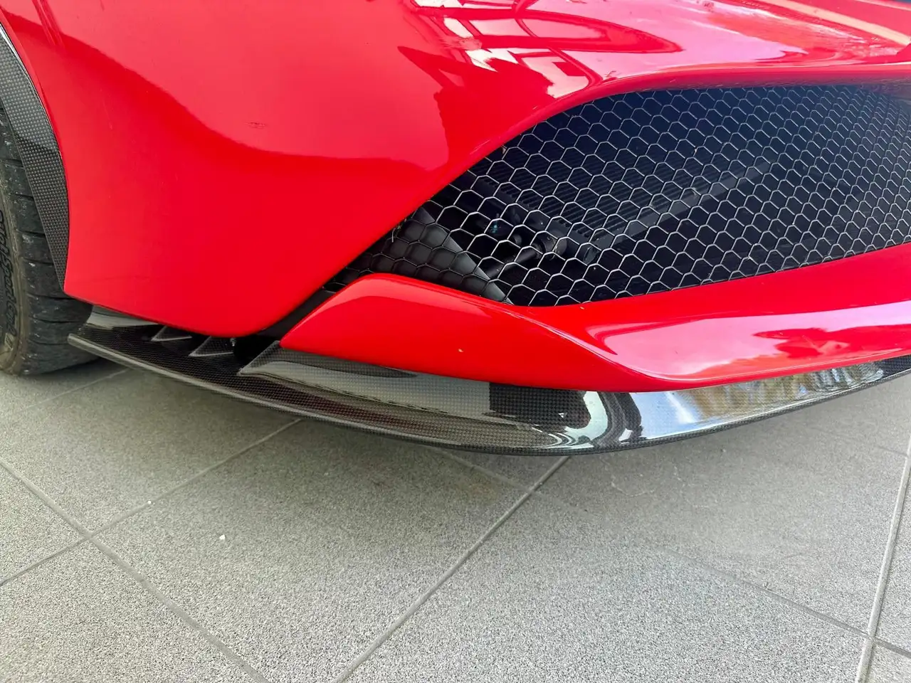 Ferrari SF90 Spider rot-sw/Carbon/Lift/SuperRacing/20'' — Galerie du véhicule 13