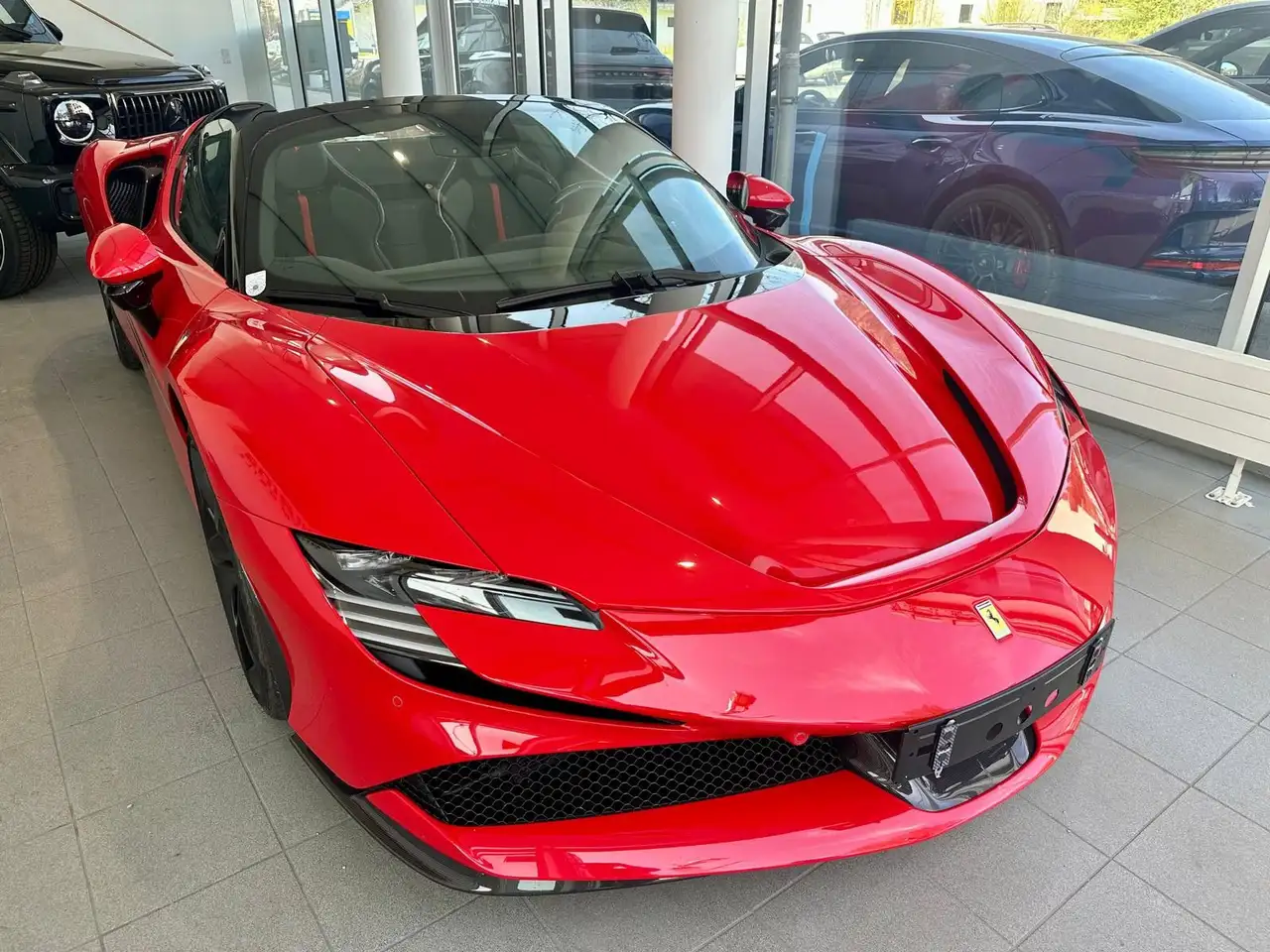 Ferrari SF90 Spider rot-sw/Carbon/Lift/SuperRacing/20'' — Kiefersfelden