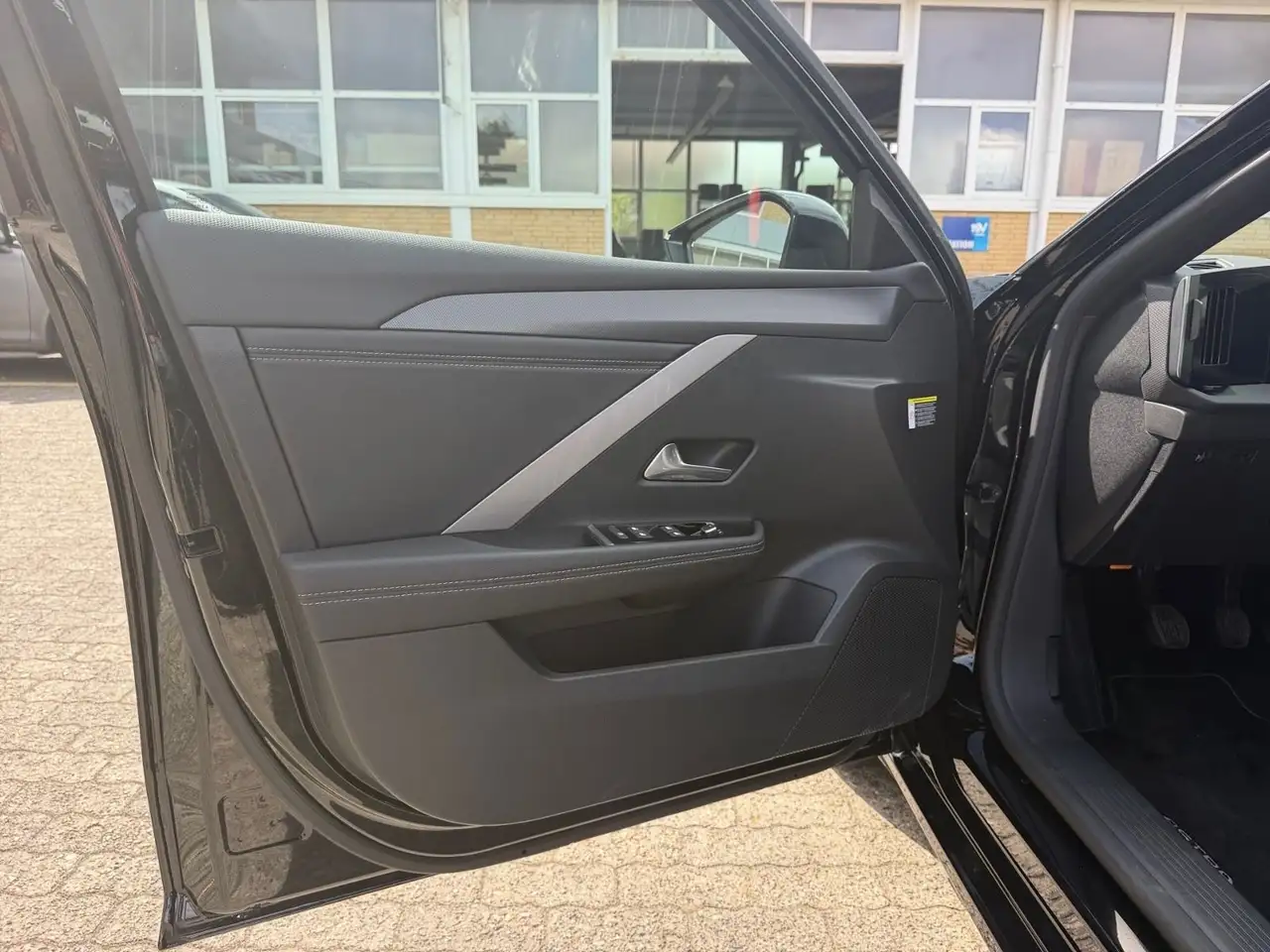 Opel Astra ST 1.2 Turbo GS Allwetter AHK ACC Navi 360 — معرض صور السيارة 16