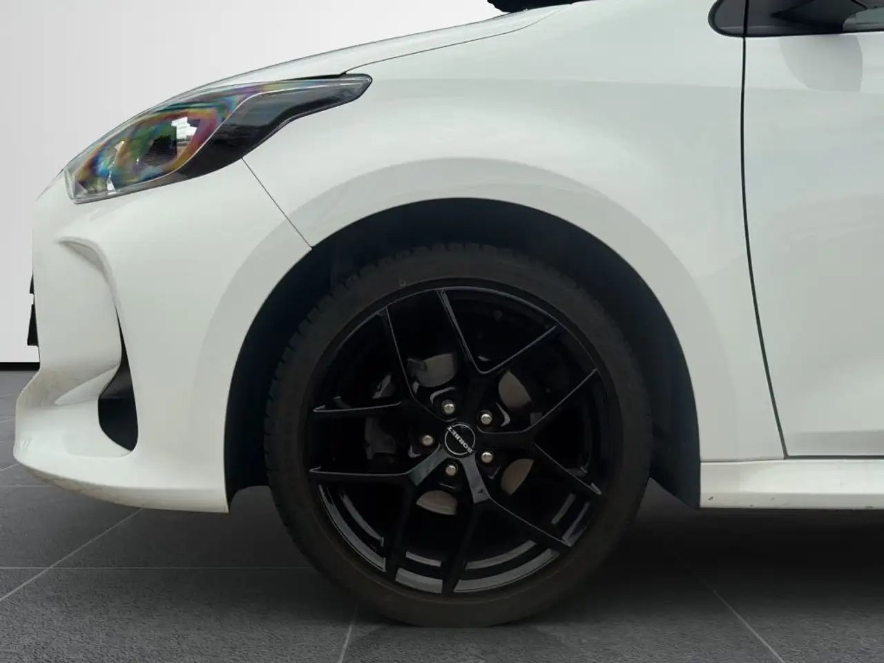 Toyota Yaris 1.0 VVT-i Comfort *17 Zoll LM+Allwetter* — Galerie du véhicule 17