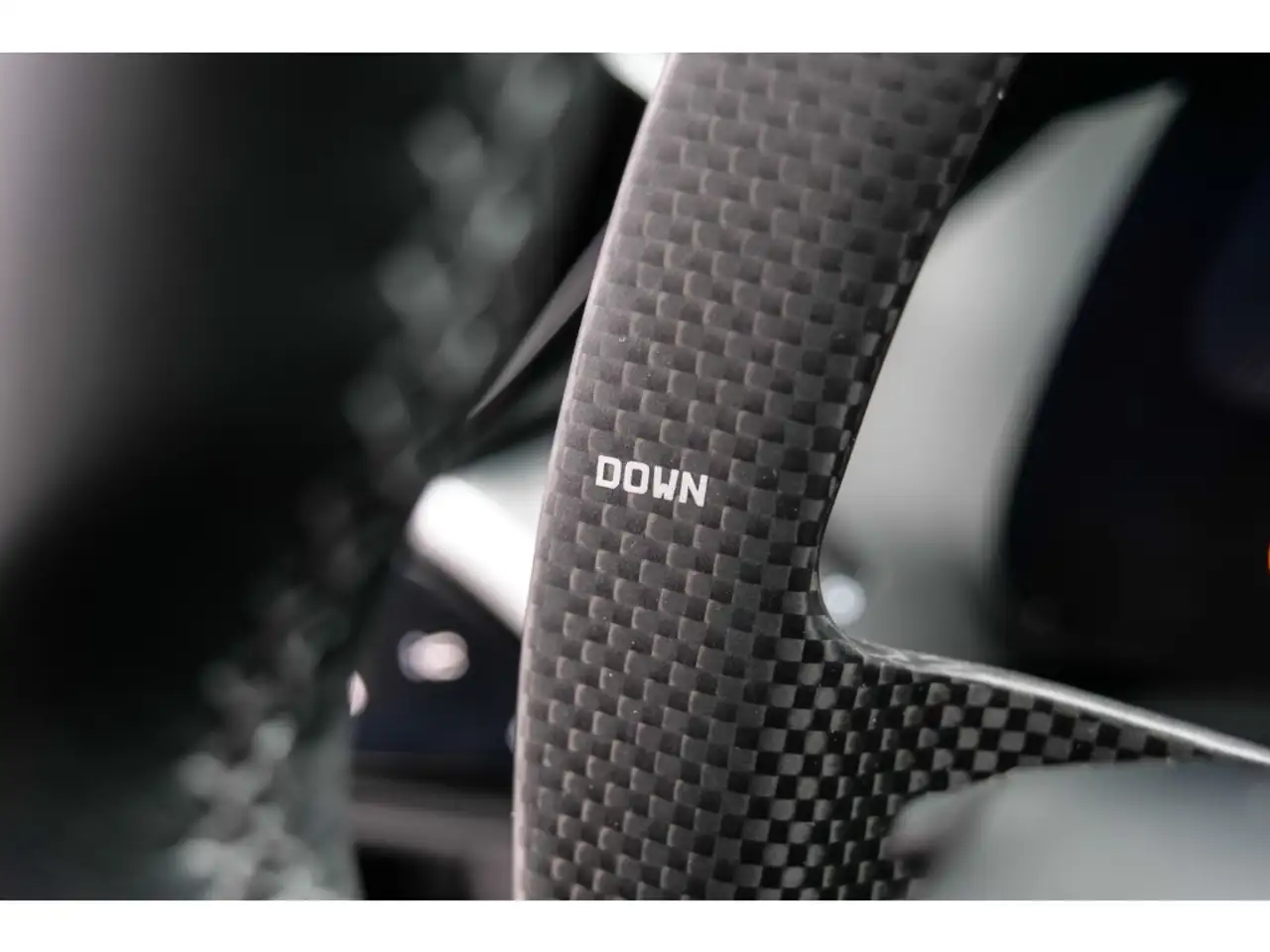 Ferrari 296 GTB *Carbon+LED*Lift*Daytona-Racingseats*JBL* — معرض صور السيارة 22