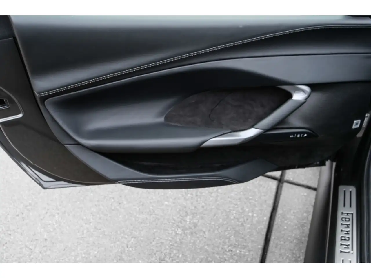 Ferrari 296 GTB *Carbon+LED*Lift*Daytona-Racingseats*JBL* — معرض صور السيارة 26