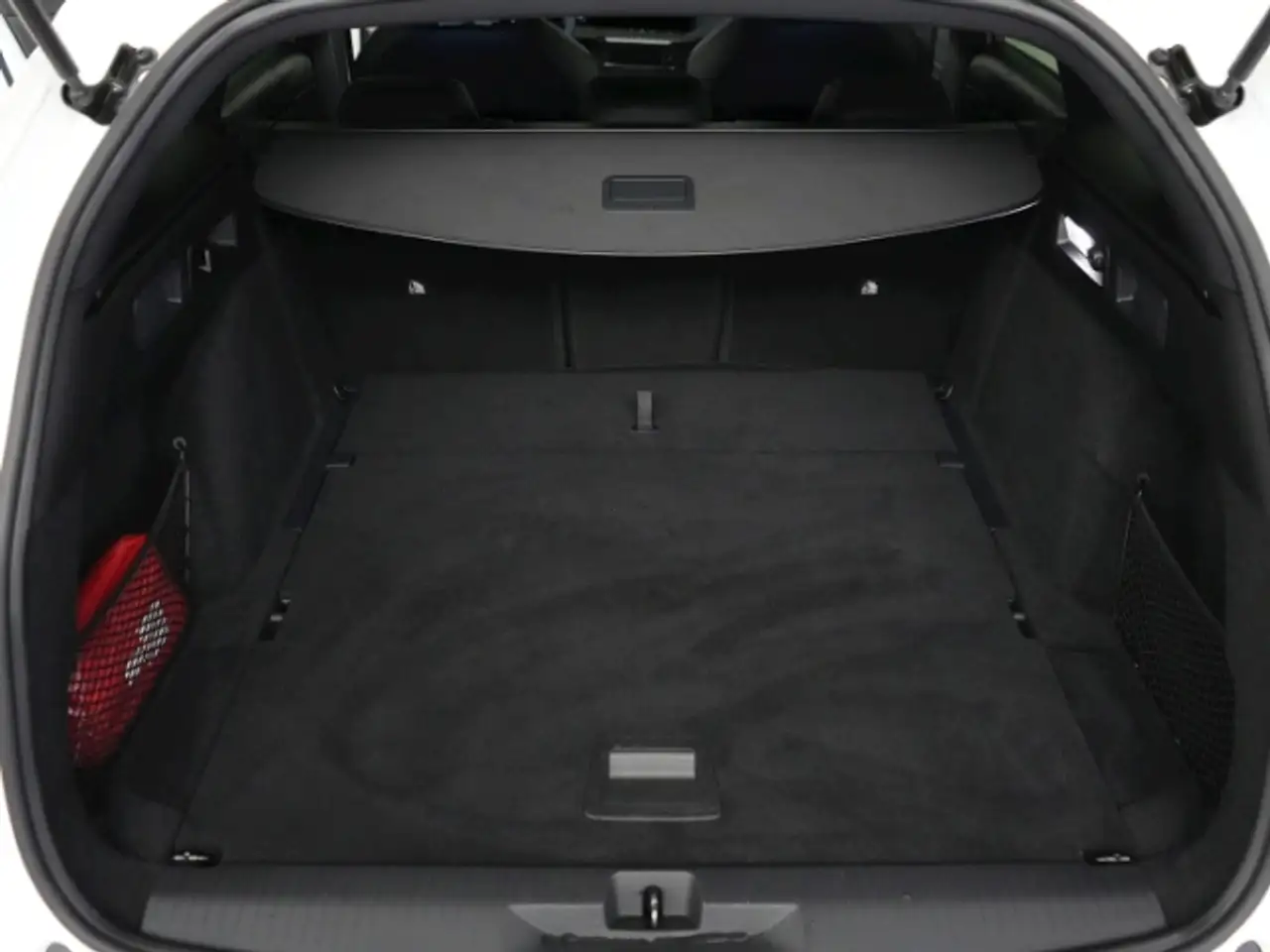 Opel Astra L ST GS AT+LED+360 GRAD KAMERA+SITZ-/LENKRADHEIZUN — معرض صور السيارة 9