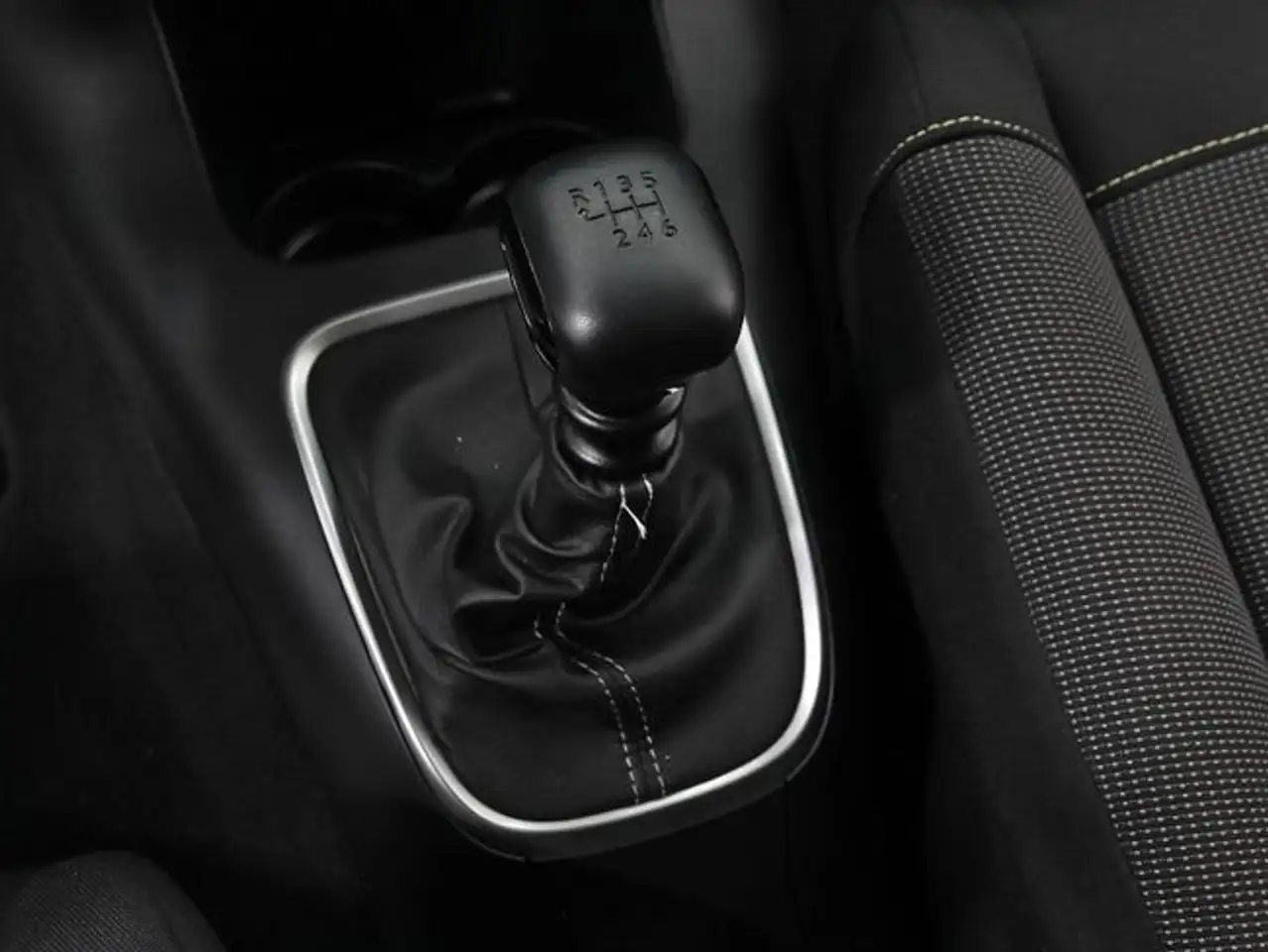 Citroen C3 PureTech 81KW (110CV) Max — Vehicle gallery 30