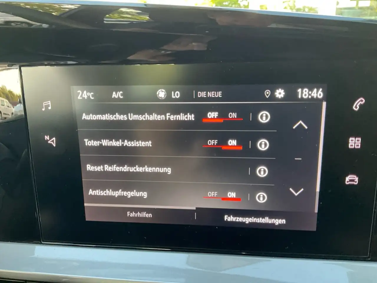 Opel Mokka Elegance Automatik Kamera, Winterpaket, PDC,. — Vehicle gallery 18