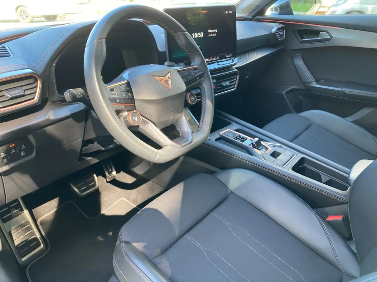 CUPRA Formentor 1.5 eTSI DSG ACC+KAMERA+NAVI+SHZ+LED — معرض صور السيارة 10