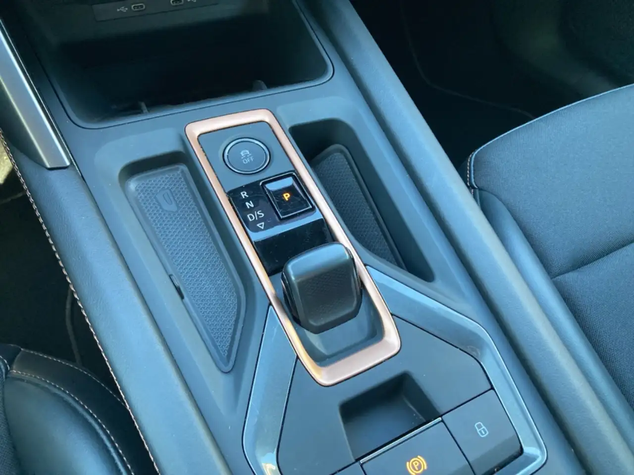 CUPRA Formentor 1.5 eTSI DSG ACC+KAMERA+NAVI+SHZ+LED — معرض صور السيارة 19