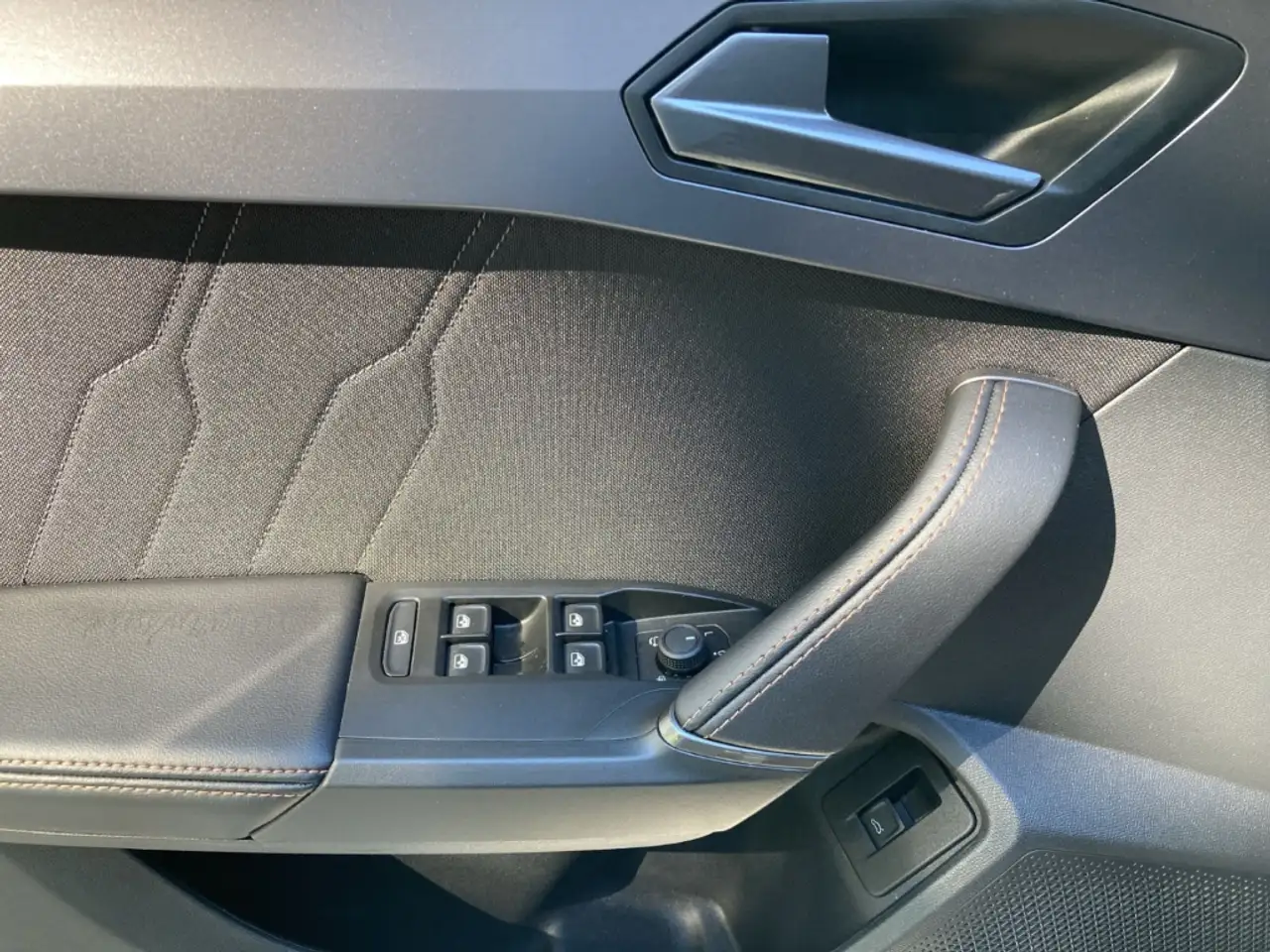 CUPRA Formentor 1.5 eTSI DSG ACC+KAMERA+NAVI+SHZ+LED — معرض صور السيارة 20