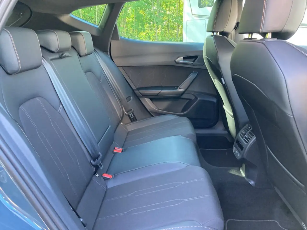 CUPRA Formentor 1.5 eTSI DSG ACC+KAMERA+NAVI+SHZ+LED — معرض صور السيارة 26