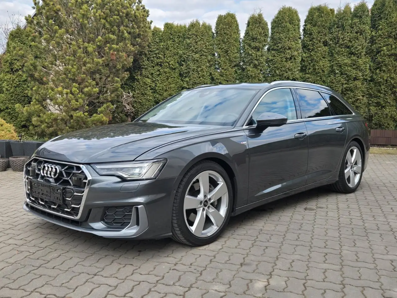 Audi A6 Avant 45 TFSI quattro S line — Dinslaken