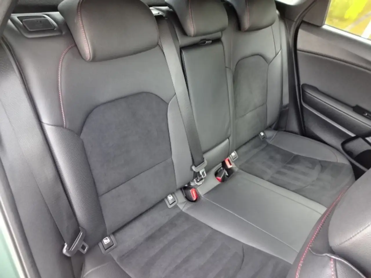 Kia Ceed / cee'd 1,6T GT AT Panorama Komf.Paket ACC 18" — Vehicle gallery 18