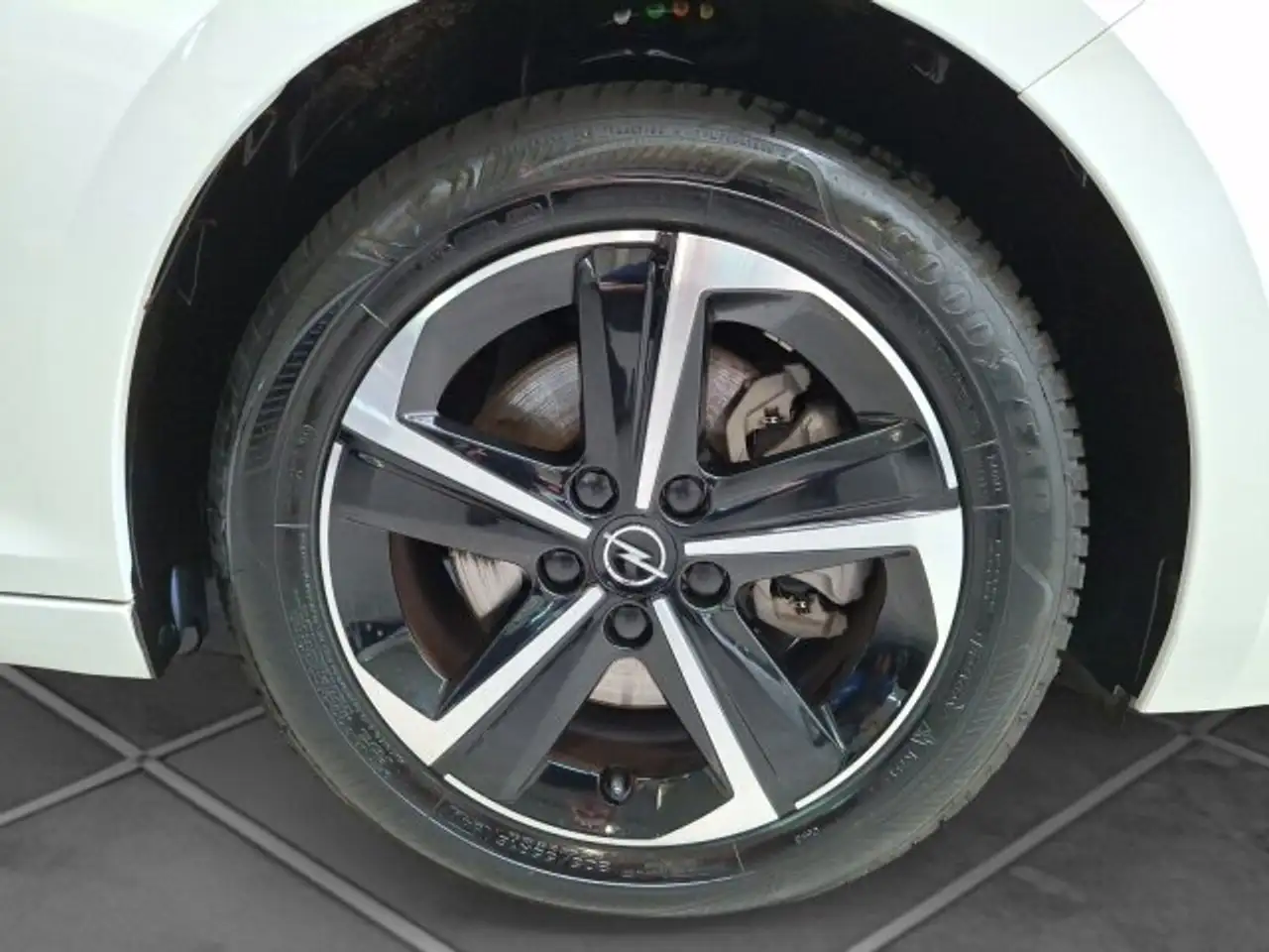 Opel Astra *Astra L ST 1.2 Turbo GS Automatik Sitzheizung Allwetter — Galería del vehículo 6