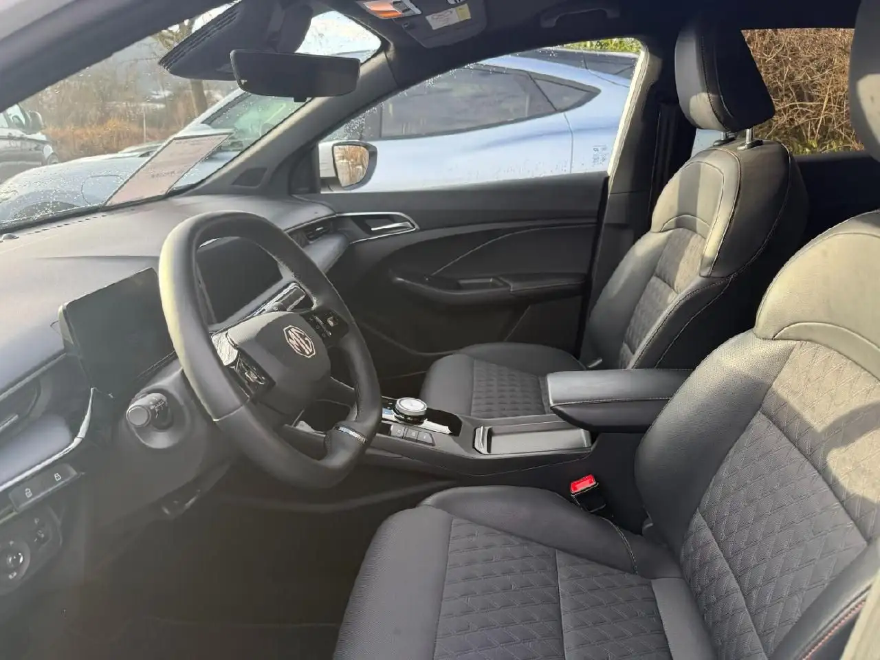 MG MG3 3 1.5 Hybrid+ 143 kW Luxury — Galería del vehículo 3